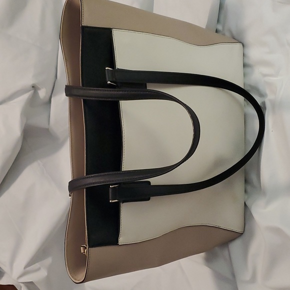 Kate Spade large satchel made from cow leather - Picture 2 of 7